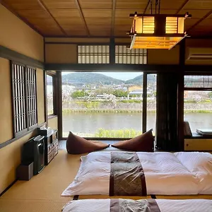 別荘 鴨川が一望できる京町家一棟貸しの宿　ケイズヴィラ, 京都市